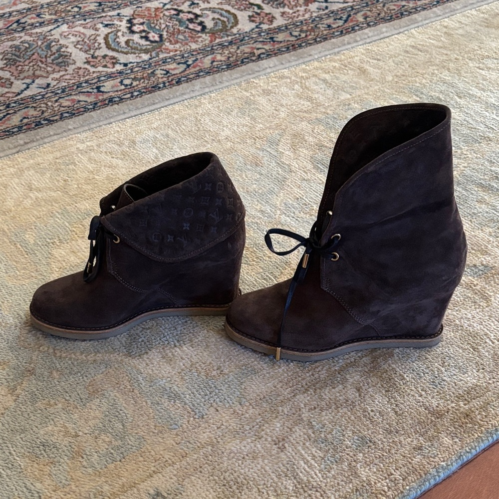 Louis Vuitton Dark Brown Lace Up Boots - Picture 2 of 9